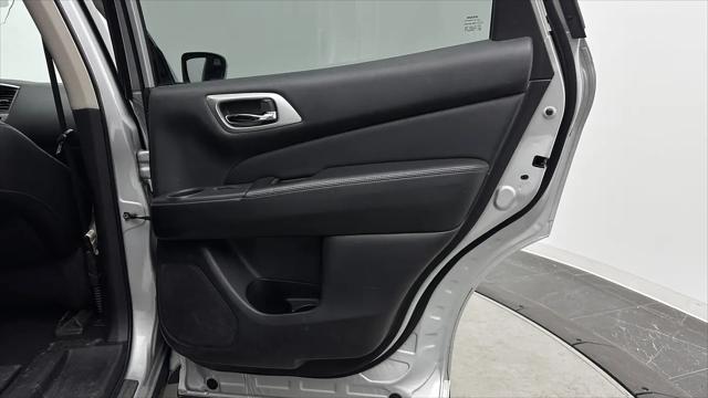 2019 Nissan Pathfinder SL