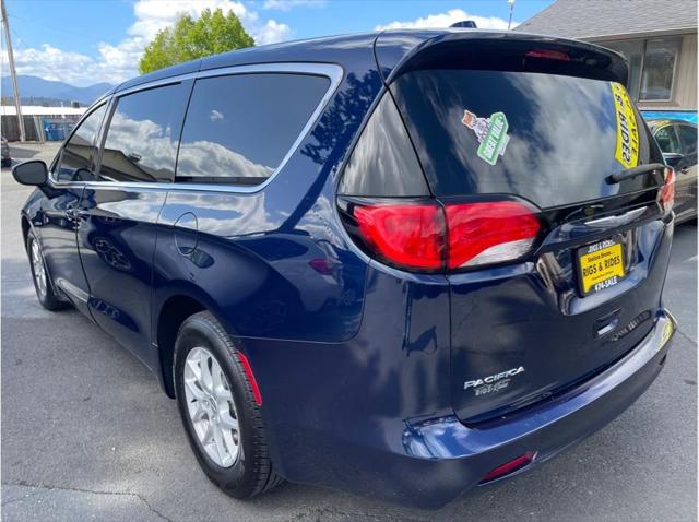 2017 Chrysler Pacifica LX