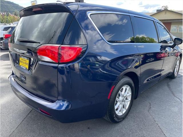 2017 Chrysler Pacifica LX