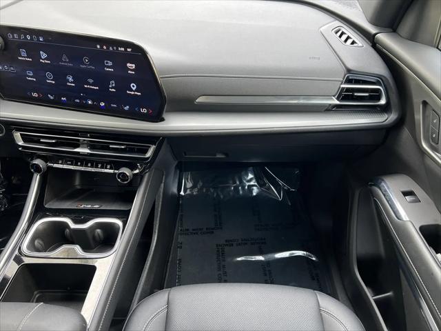2025 Chevrolet Traverse AWD LT