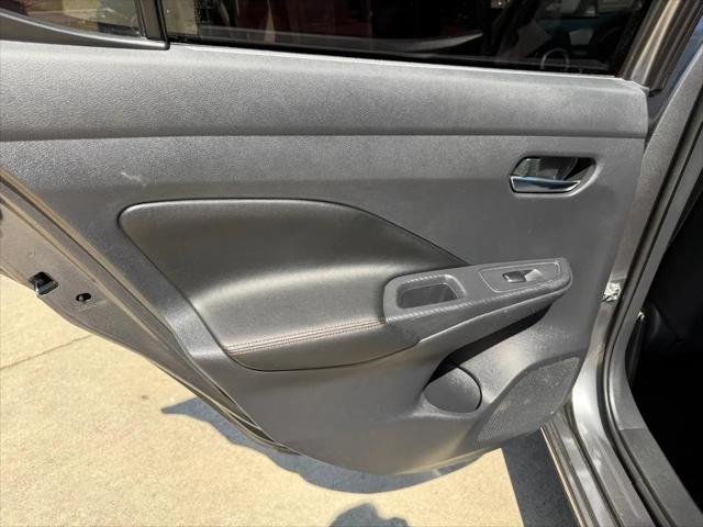 2025 Nissan Versa 1.6 SR
