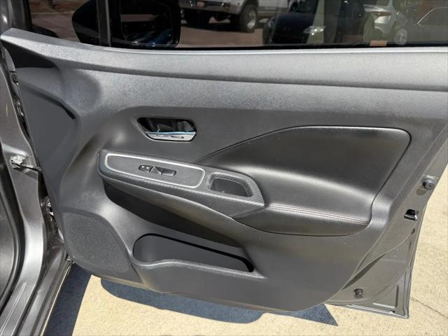 2025 Nissan Versa 1.6 SR