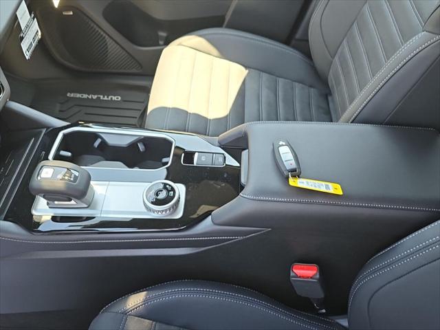 2026 Mitsubishi Outlander LE 1.5T S-AWC
