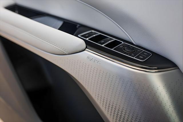 2025 Cadillac iQ Sport 2 RWD