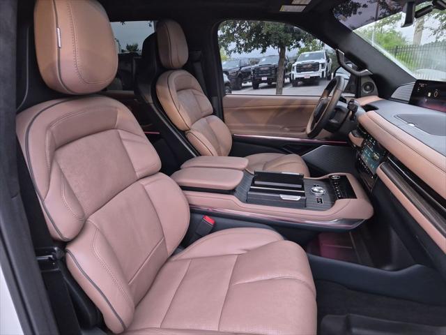 2025 Lincoln Navigator Black Label L