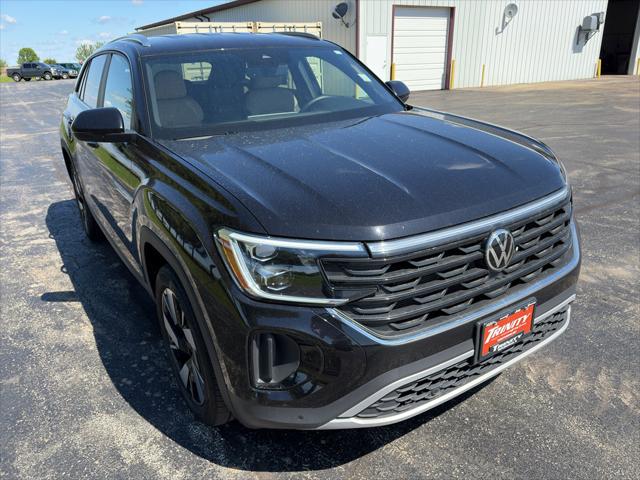 2026 Volkswagen Atlas Cross Sport SE with Technology
