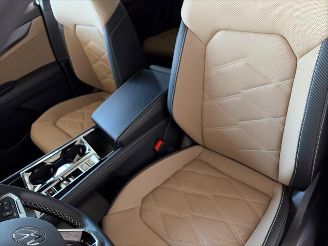 2026 Volkswagen Atlas Cross Sport SE with Technology