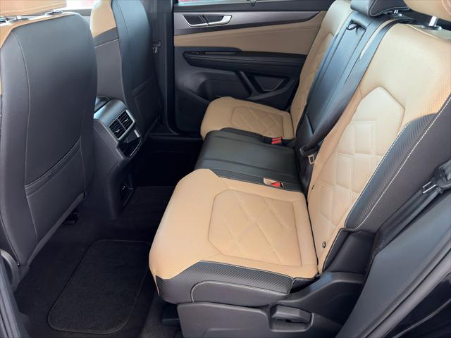 2026 Volkswagen Atlas Cross Sport SE with Technology