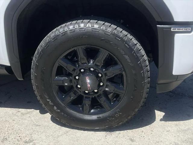 2026 GMC Sierra 2500HD Crew Cab, Standard Bed, AT4, 4WD