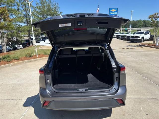 2021 Toyota Highlander LE