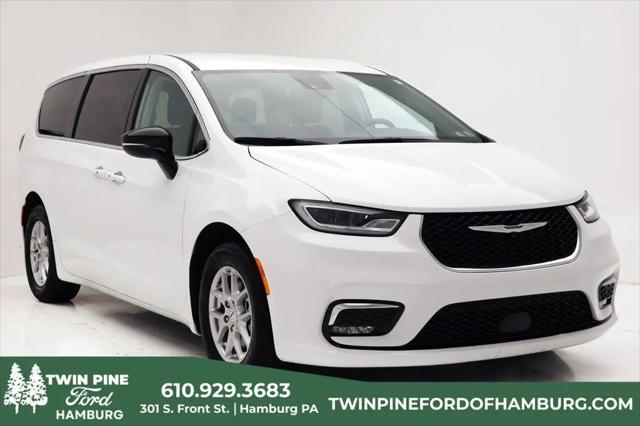 2024 Chrysler Pacifica Touring L for sale in Hamburg, PA