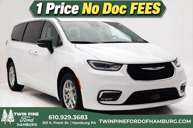2024 Chrysler Pacifica Touring L for sale in Hamburg, PA