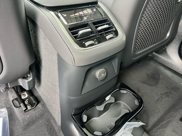 2026 Volvo XC90 Plug-In Hybrid Ultra Dark Theme, T8 AWD, Electric/Gasoline, 6 Seats