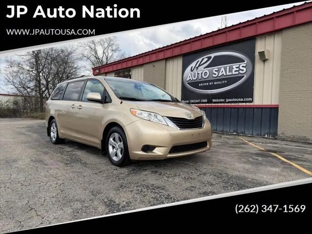 2012 Toyota Sienna LE V6 8 Passenger for sale in Waukesha, WI