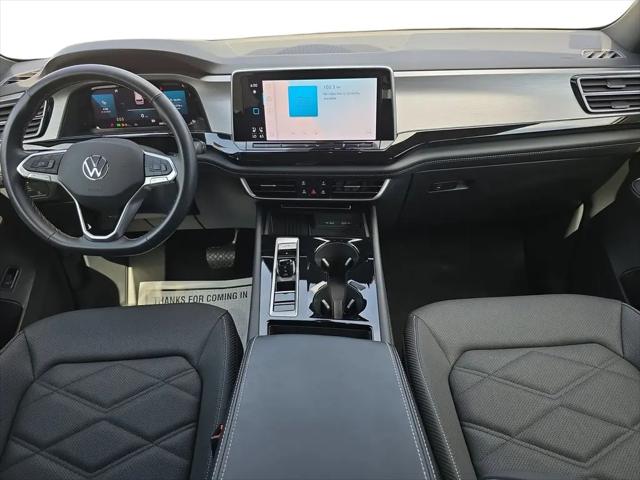2025 Volkswagen Atlas Cross Sport 2.0T SE w/Technology