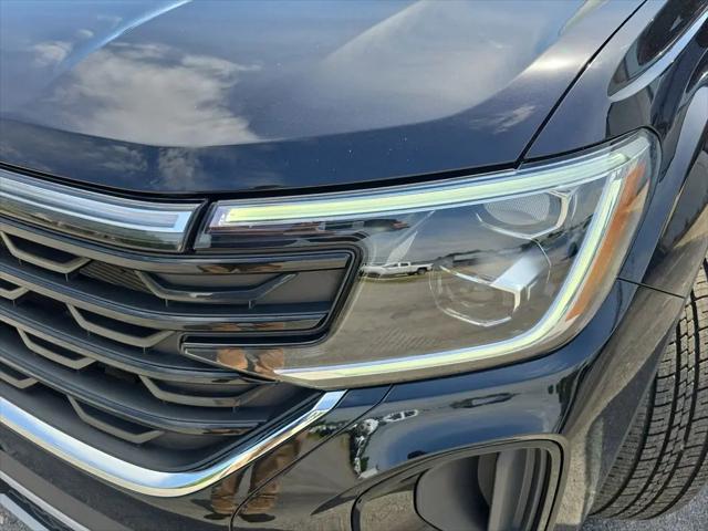 2025 Volkswagen Atlas Cross Sport 2.0T SE w/Technology