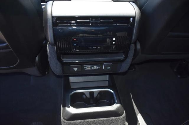 2024 Jeep Wagoneer Series II Carbide 4x4
