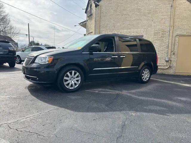 2016 Chrysler Town & Country Touring for sale in Watertown, WI
