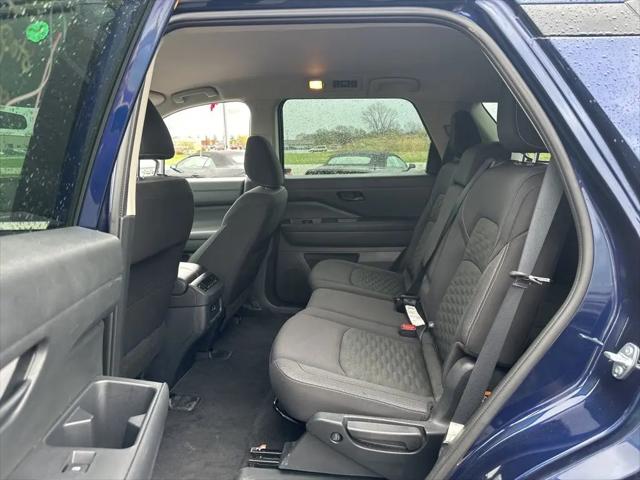 2025 Nissan Pathfinder SV 4WD