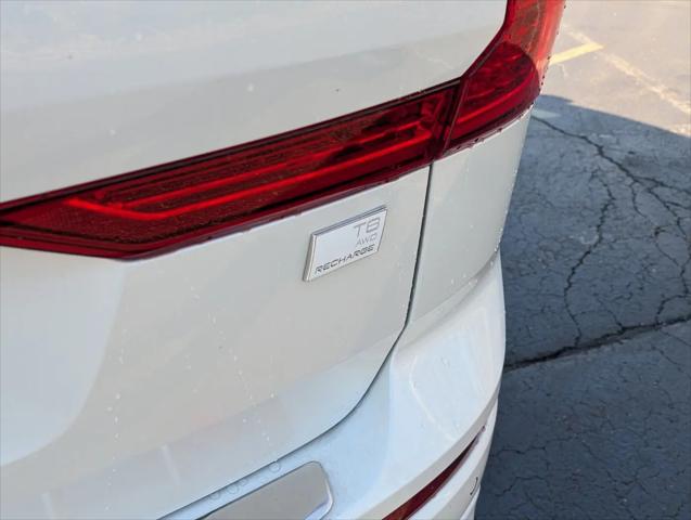 2024 Volvo XC60 Recharge T8 Ultimate Dark Theme