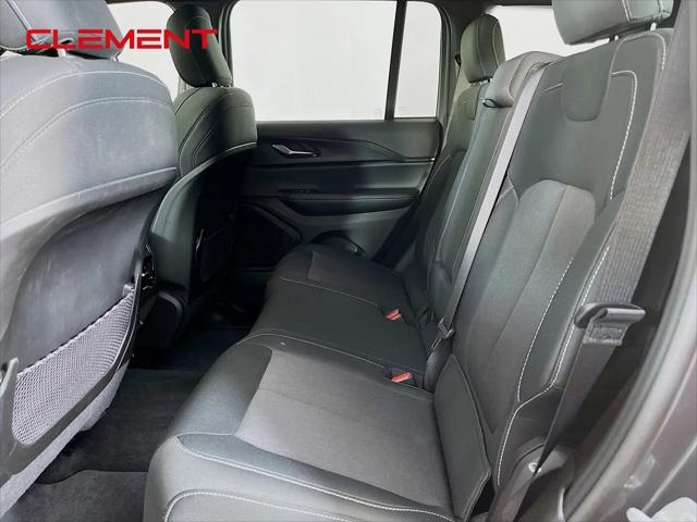 2025 Jeep Grand Cherokee Laredo X 4x2