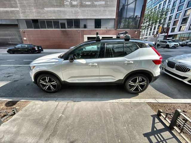 2019 Volvo XC40 T5 R-Design