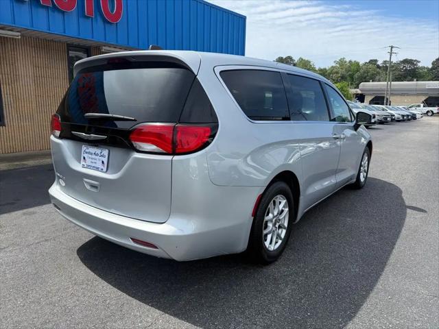 2023 Chrysler Voyager LX