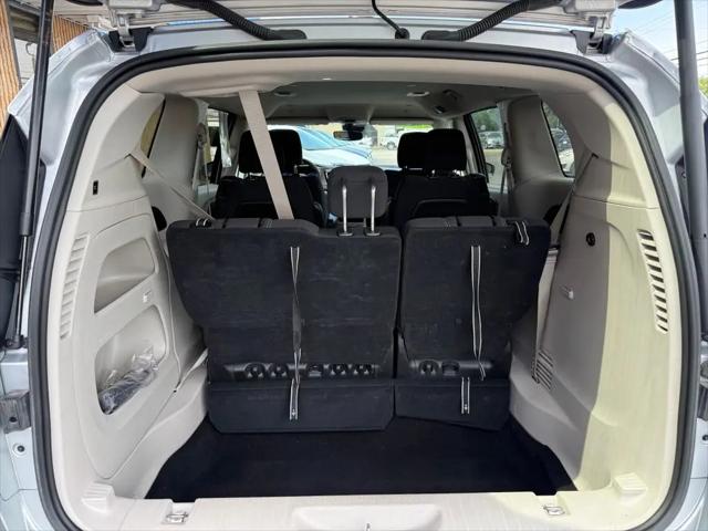 2023 Chrysler Voyager LX