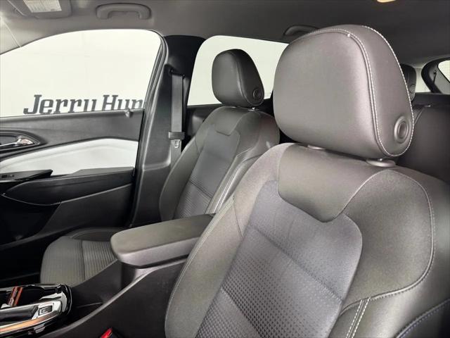 2025 Chevrolet Trax FWD LT