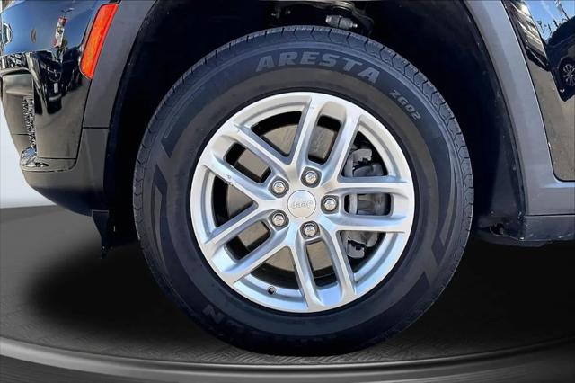 2023 Jeep Grand Cherokee L Laredo 4x2