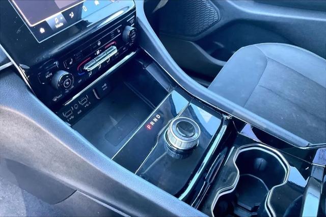 2023 Jeep Grand Cherokee L Laredo 4x2