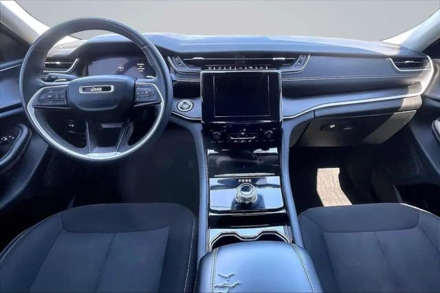 2023 Jeep Grand Cherokee L Laredo 4x2