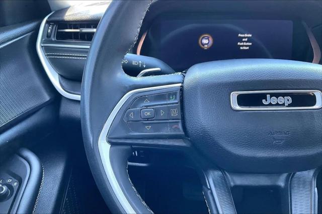 2023 Jeep Grand Cherokee L Laredo 4x2