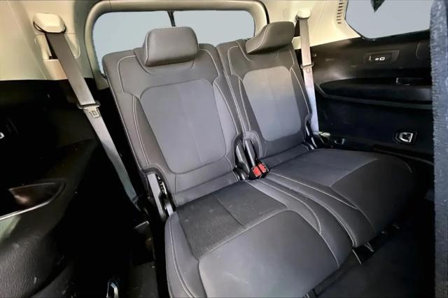 2023 Jeep Grand Cherokee L Laredo 4x2