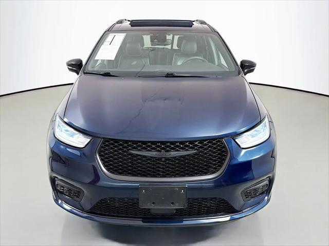 2024 Chrysler Pacifica Hybrid Premium S Appearance Pkg