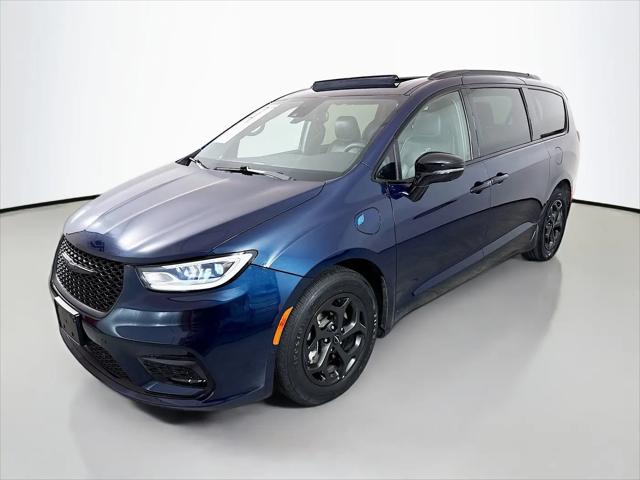 2024 Chrysler Pacifica Hybrid Premium S Appearance Pkg