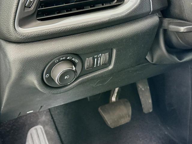 2024 Chrysler Pacifica Hybrid Premium S Appearance Pkg