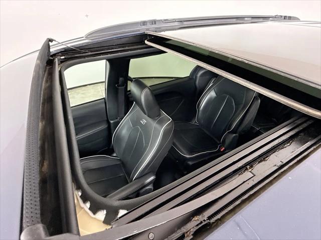 2024 Chrysler Pacifica Hybrid Premium S Appearance Pkg