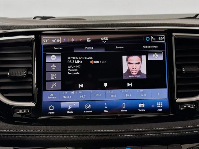2024 Chrysler Pacifica Hybrid Premium S Appearance Pkg