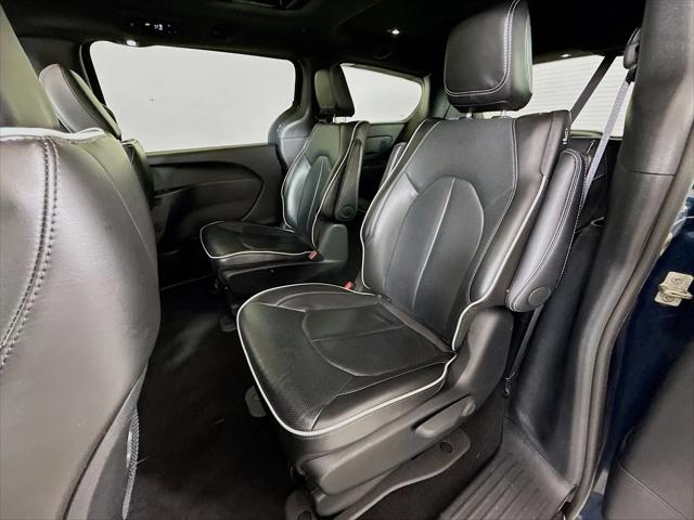 2024 Chrysler Pacifica Hybrid Premium S Appearance Pkg