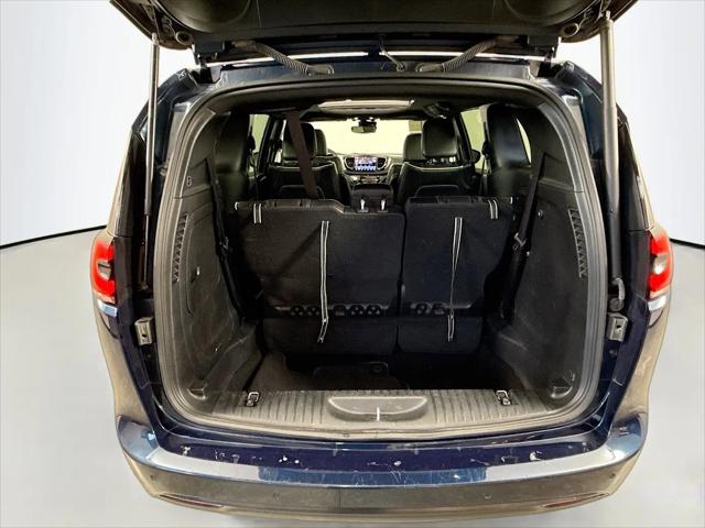 2024 Chrysler Pacifica Hybrid Premium S Appearance Pkg