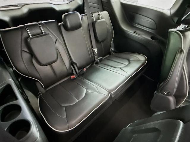 2024 Chrysler Pacifica Hybrid Premium S Appearance Pkg