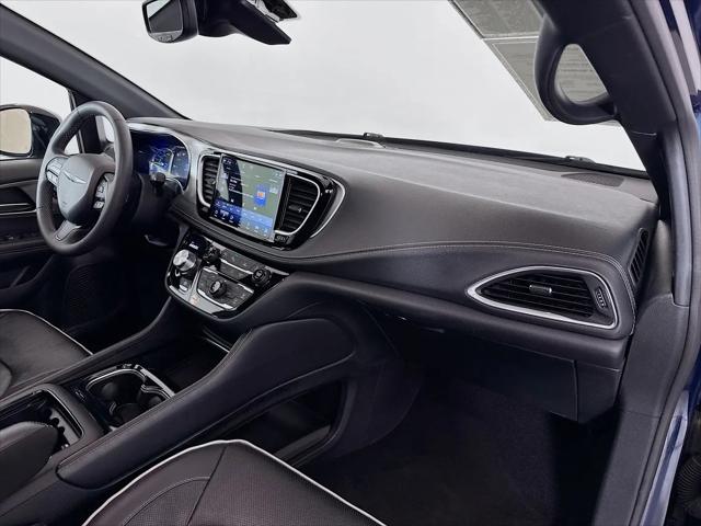 2024 Chrysler Pacifica Hybrid Premium S Appearance Pkg