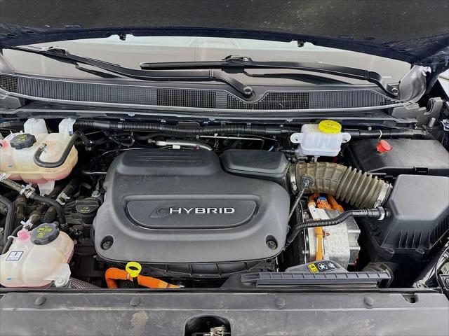 2024 Chrysler Pacifica Hybrid Premium S Appearance Pkg