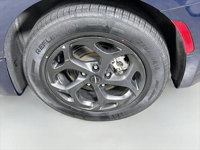 2024 Chrysler Pacifica Hybrid Premium S Appearance Pkg