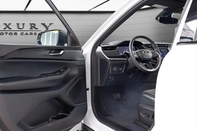 2023 Jeep Grand Cherokee L Altitude 4x4
