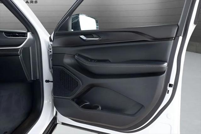 2023 Jeep Grand Cherokee L Altitude 4x4