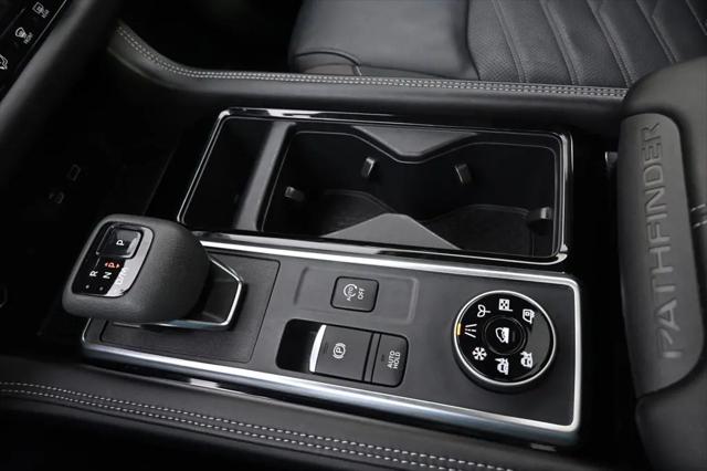 2023 Nissan Pathfinder Platinum 4WD