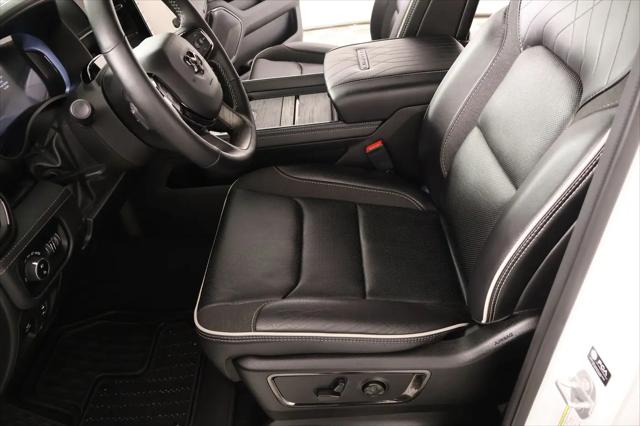 2025 Ram 1500 Limited Crew Cab 4x4 5'7" Box