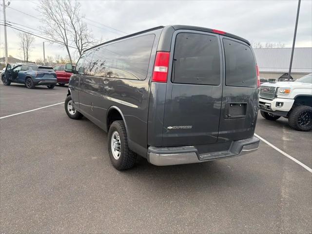 2017 Chevrolet Express LT